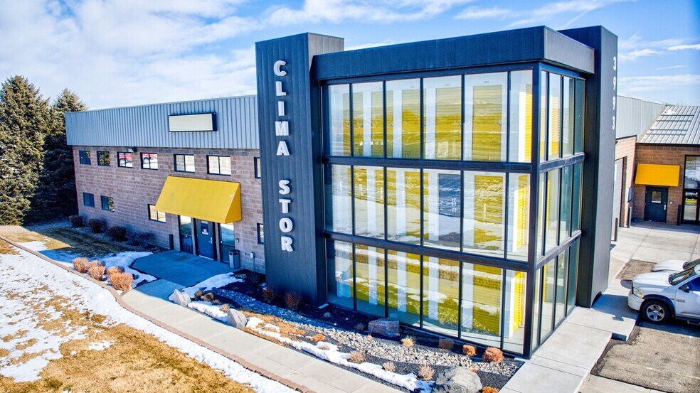 More Photos Of 3987-4001 S Valley Dr, Mead Distribution For Lease