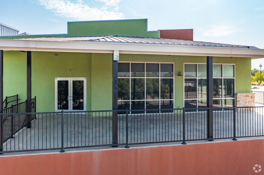 More Photos Of 1855 T L Townsend Dr, Rockwall Unknown For Lease