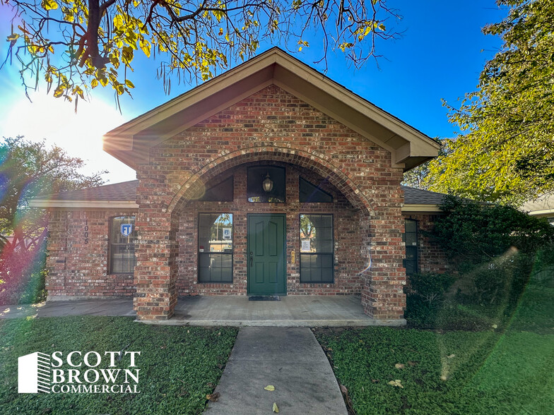 Primary Photo Of 1005 N Elm St, Denton Office For Sale