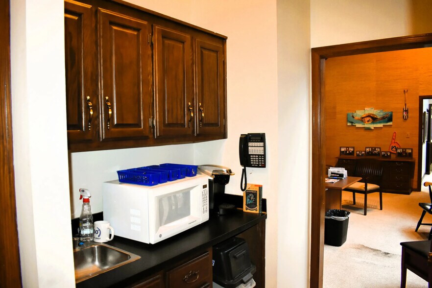 More Photos Of 557-559 S Lawrence St, Montgomery Office For Sale