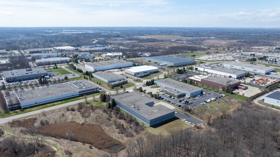 More Photos Of 4200 N Atlantic Blvd, Auburn Hills Manufacturing For Lease
