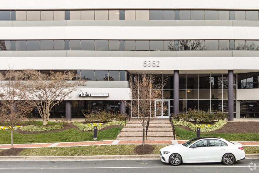 More Photos Of 6862 Elm St, McLean Office For Lease