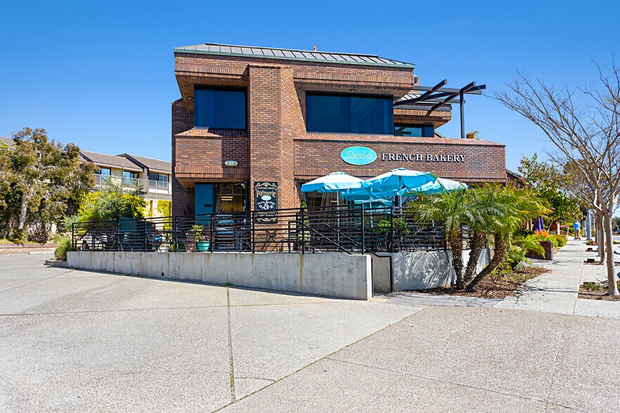 More Photos Of 915 Camino del Mar, Del Mar Office Residential For Lease