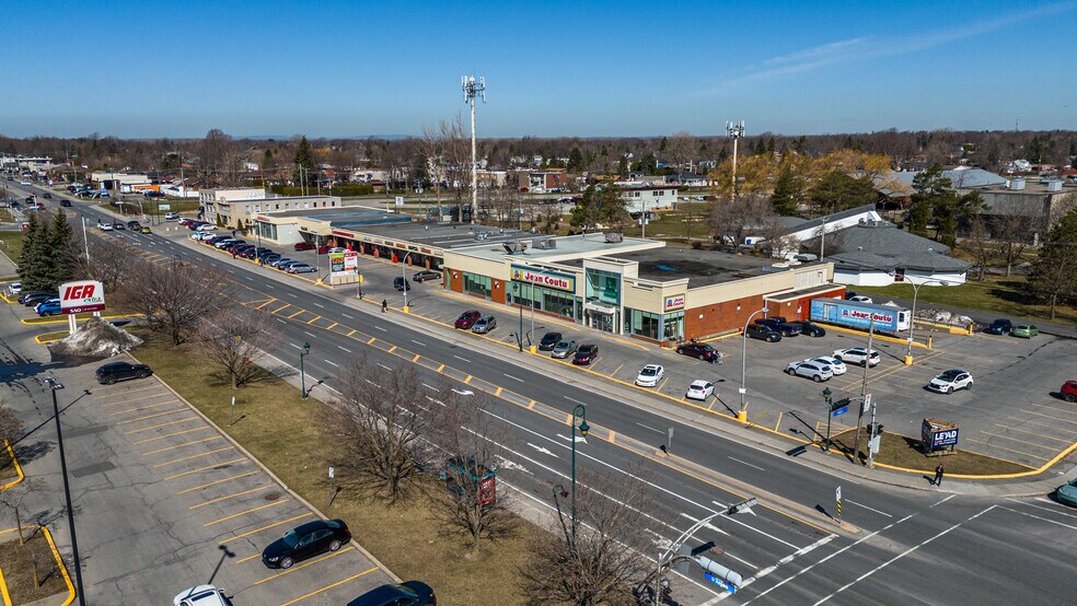 More Photos Of 75A-97 Boul D'anjou, Châteauguay Storefront For Lease