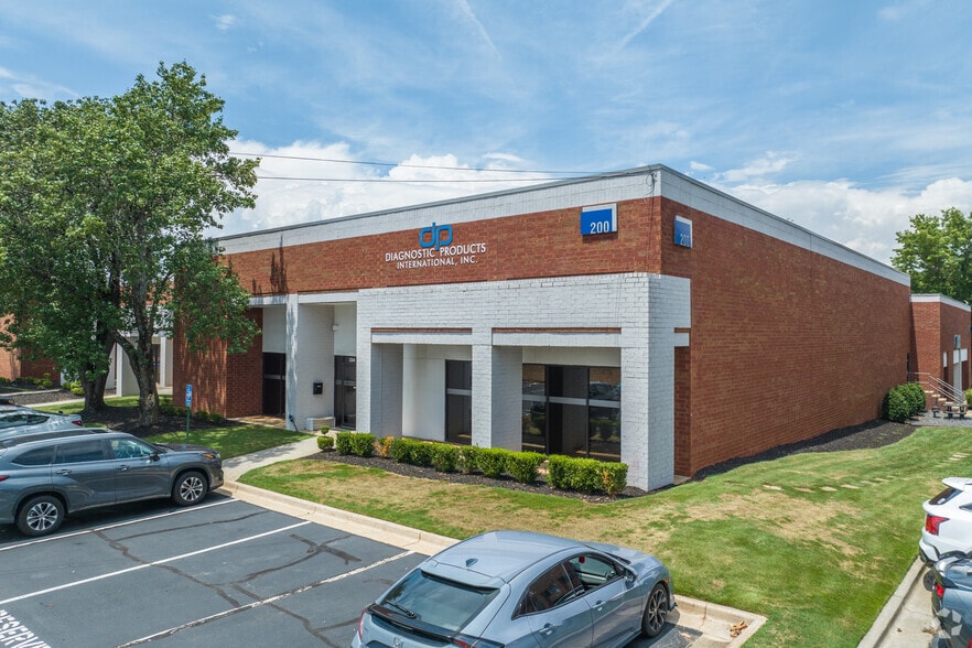 More Photos Of 1395 S Marietta Pky SE, Marietta Unknown For Lease