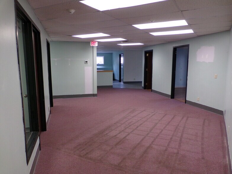 More Photos Of 401 Gilford Ave, Gilford Office For Lease