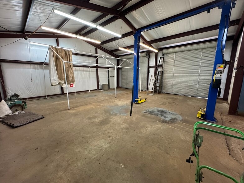 More Photos Of 15083 Highway 155 S, Tyler Warehouse For Sale