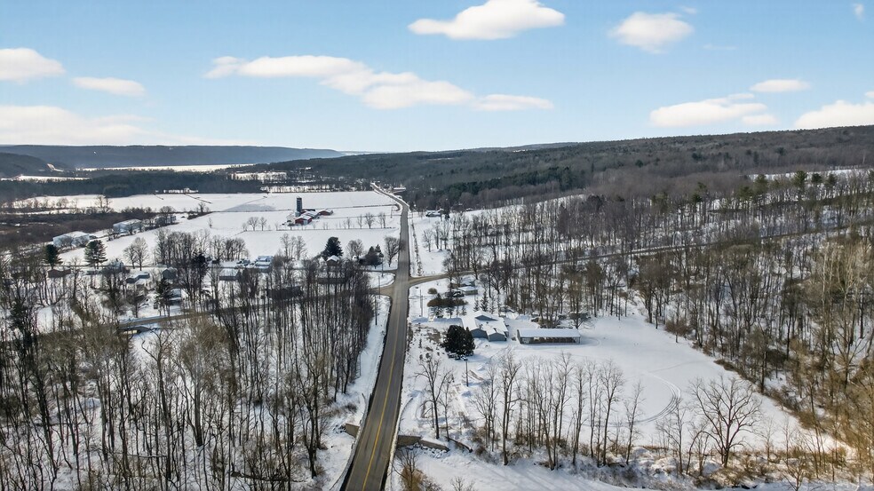 More Photos Of 2862 Guyanoga Rd, Branchport General Retail For Sale