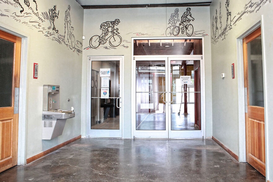 More Photos Of 416-420 E 2nd St, Tulsa Storefront Retail Office For Lease