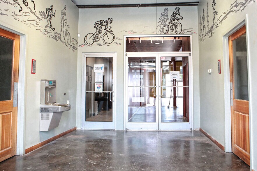 More Photos Of 416-420 E 2nd St, Tulsa Storefront Retail Office For Lease