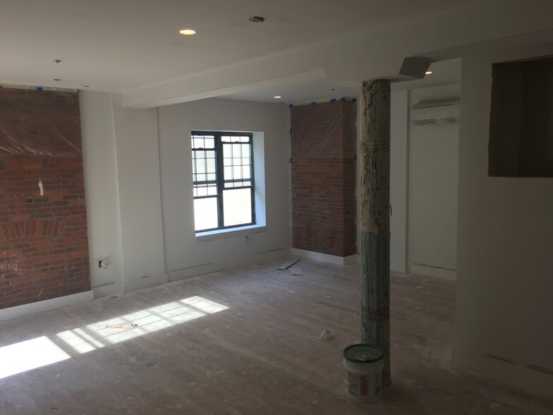 More Photos Of 281 Ellery St, Brooklyn Office Residential For Lease