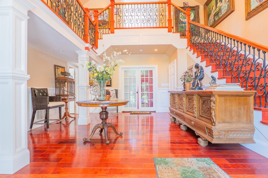 More Photos Of 34 West St, Newtown Apartments For Sale