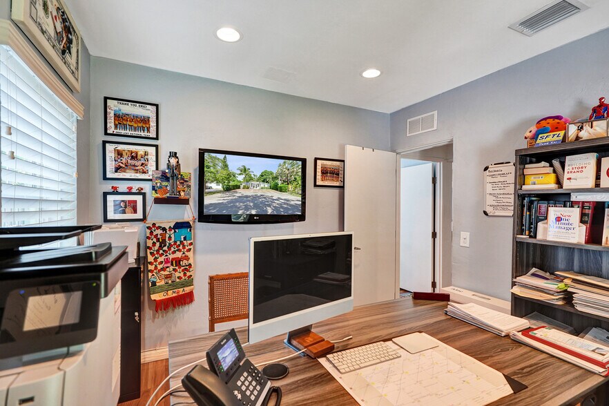 More Photos Of 423 SE 19th St, Fort Lauderdale Office Residential For Lease