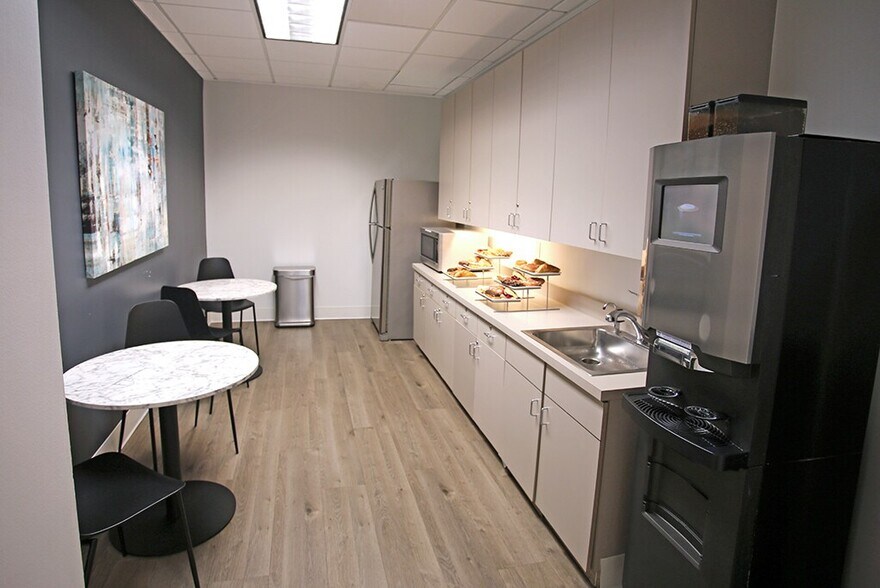 More Photos Of 444 W Ocean Blvd, Long Beach Coworking Space