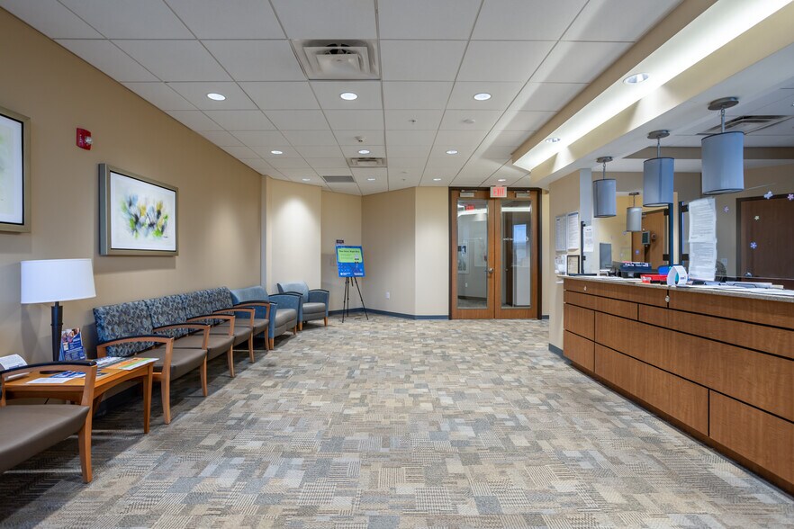 More Photos Of 6555 Quince Rd, Memphis Medical For Sale