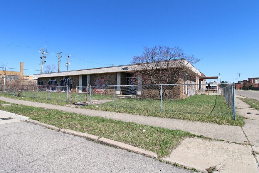 More Photos Of 15100 Second Ave, Highland Park Warehouse For Sale