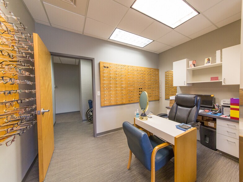 More Photos Of 900A Centrepark Dr, Asheville Medical For Sale