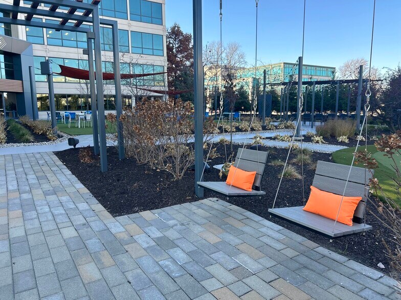 More Photos Of 450 E 96th St, Indianapolis Coworking Space