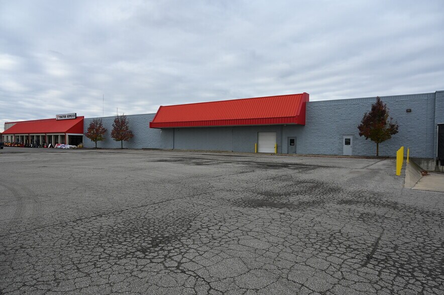 More Photos Of 2300 Claremont Ave, Ashland Storefront For Sale