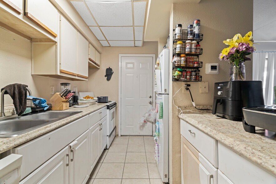 More Photos Of 2816 Lafferty Rd, Pasadena Apartments For Sale