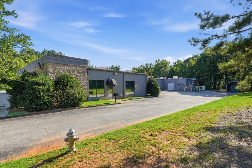 More Photos Of 1100 Old Ellis Rd, Roswell Loft Creative Space For Sale