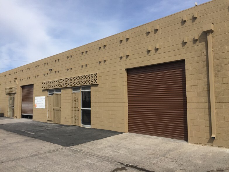 Primary Photo Of 3046-3064 N 30th Ave, Phoenix Warehouse For Lease