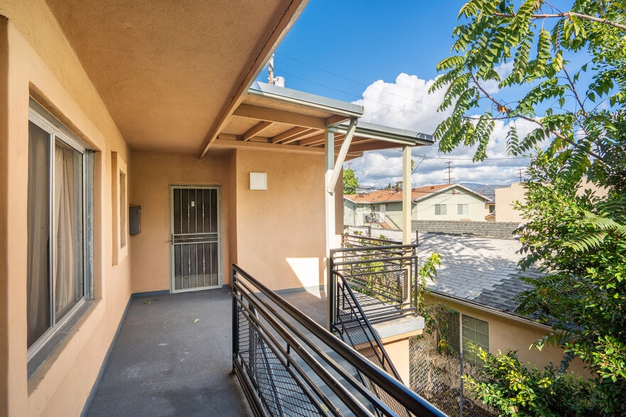 More Photos Of 11447 Tiara St, North Hollywood Apartments For Sale