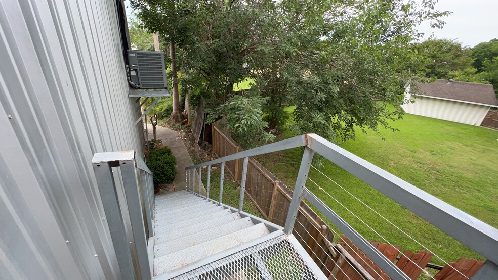 More Photos Of 12373 Scarsdale Blvd, Houston Unknown For Lease