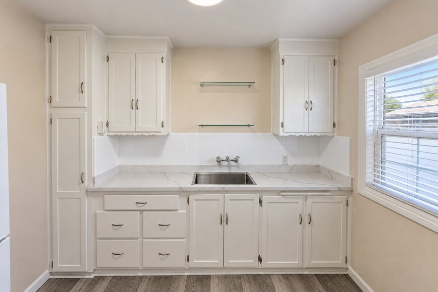 More Photos Of 811 Ohio Ave, Long Beach Apartments For Sale