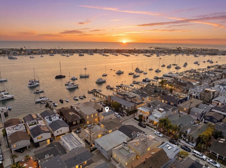 More Photos Of 104 Onyx Ave, Newport Beach Specialty For Sale
