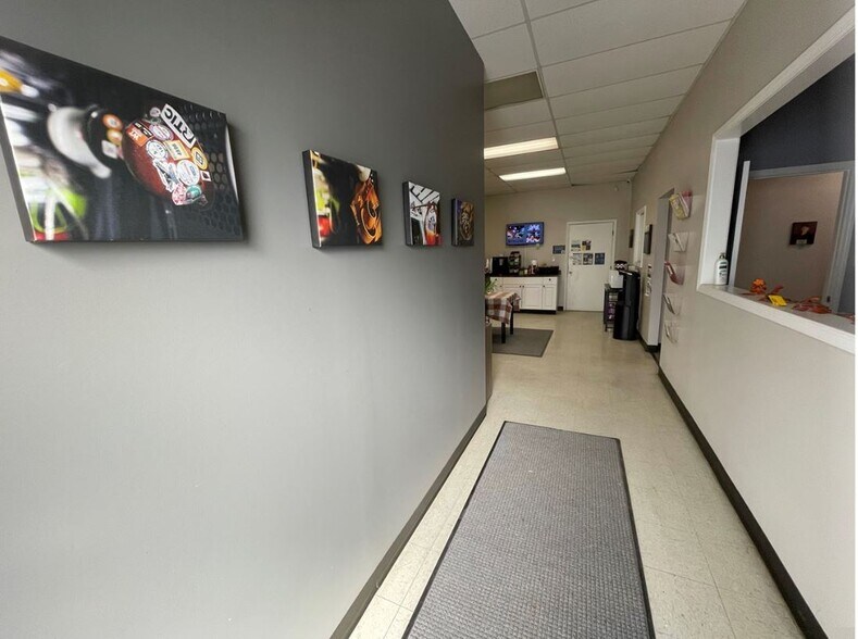 More Photos Of 510 Corliss St, Greensboro Light Manufacturing For Lease