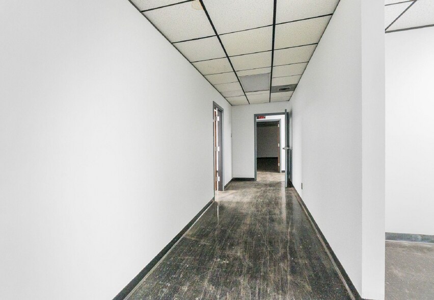 More Photos Of 2100 Advance Ave, Columbus Manufacturing For Lease