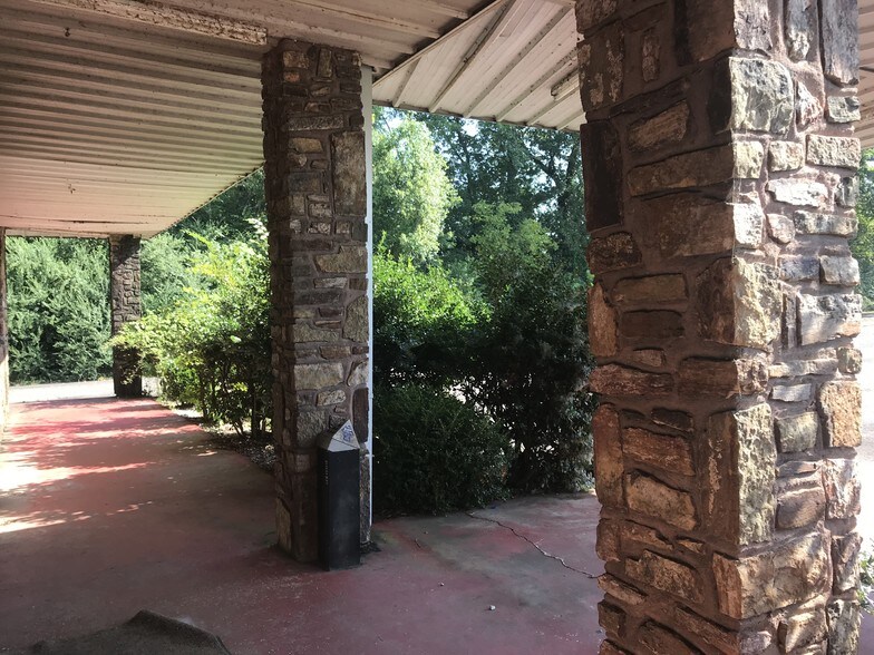 More Photos Of 2807 N Arkanasas Ave, Russellville General Retail For Sale