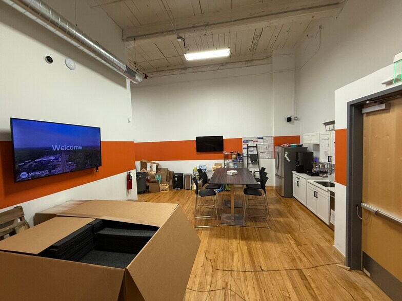 More Photos Of 500 S Main St, Mooresville Office For Lease