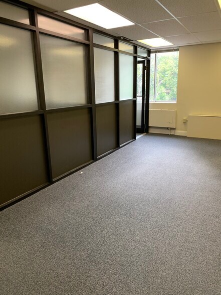 More Photos Of 76 Summer St, Fitchburg Medical For Sale