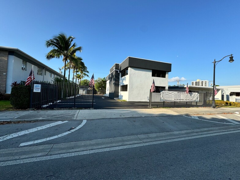 Primary Photo Of 2414 Coral Way, Miami Medical For Lease