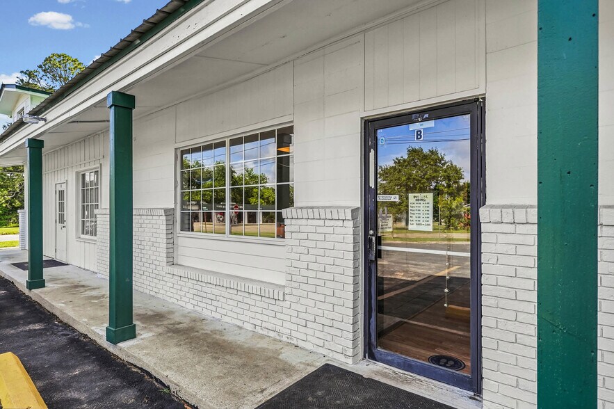 More Photos Of 450 Stephens St, Rochelle Storefront Retail Office For Sale