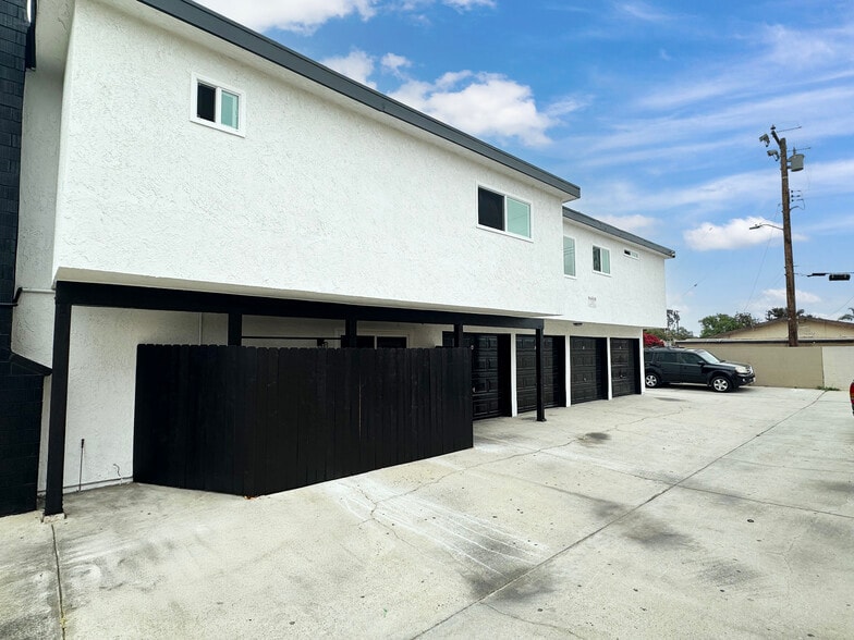 More Photos Of 17372 Dairyview Cir, Huntington Beach Apartments For Sale