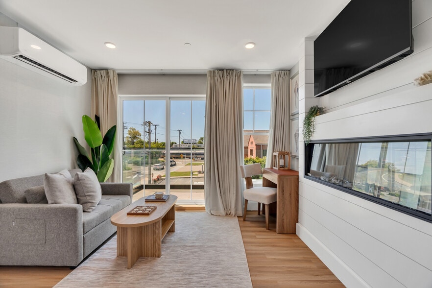 More Photos Of 32 Broadway Ave, Mystic Hotel For Sale