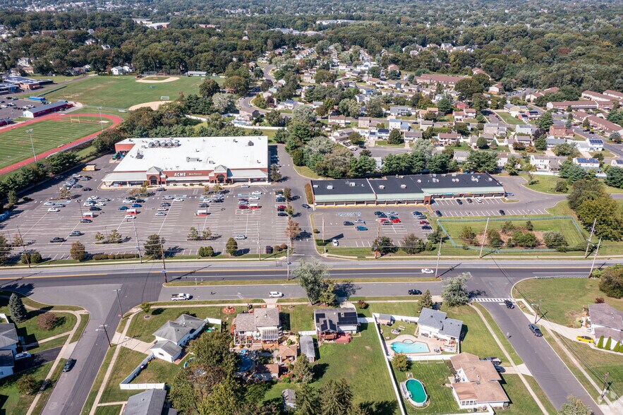 More Photos Of 501-681 E Evesham Rd, Runnemede Unknown For Lease