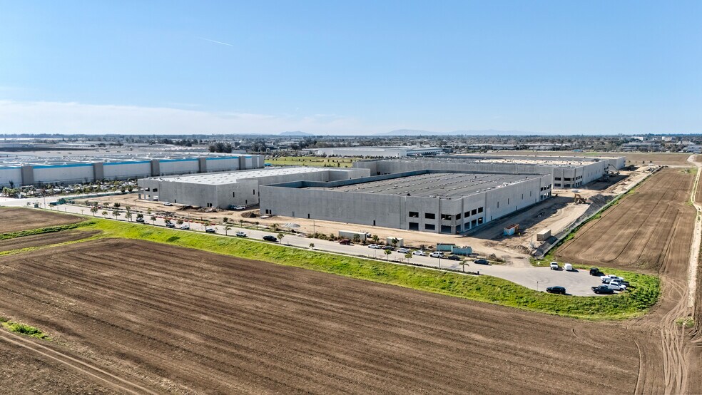 More Photos Of 101 Logistics Ctr, Oxnard Unknown For Lease