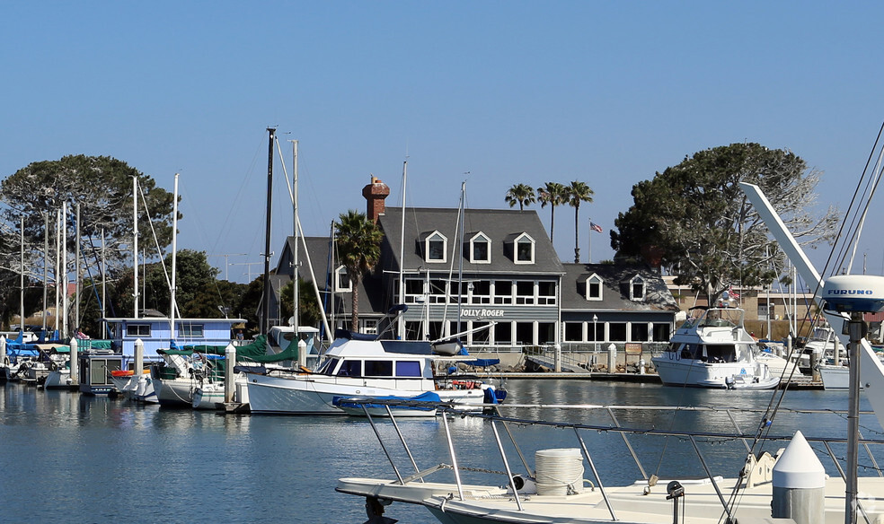 Primary Photo Of 1900 Harbor Dr, Oceanside Restaurant For Lease