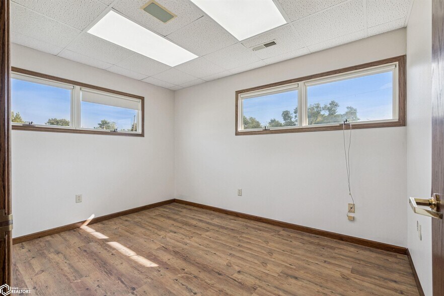 More Photos Of 3031 Flint Hills Dr, Burlington Office For Sale