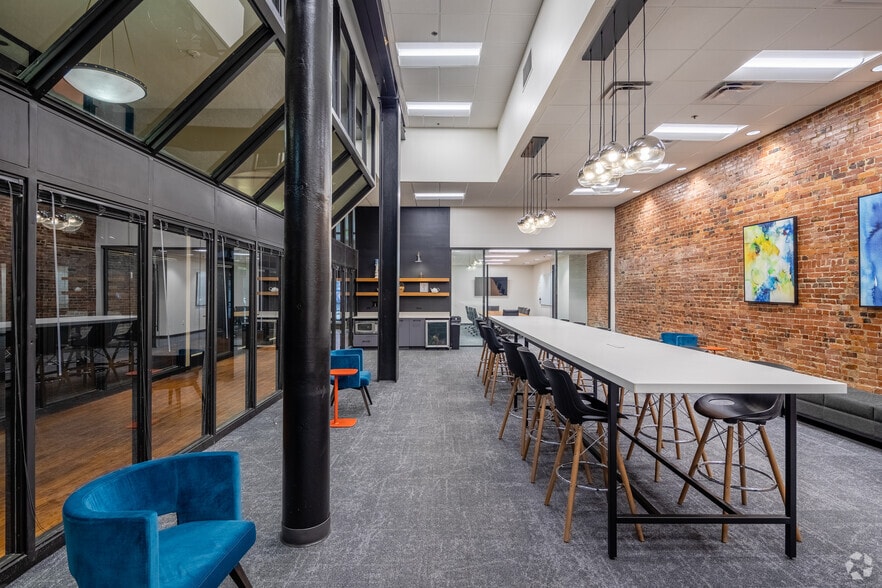 More Photos Of 500 Church St, Nashville Office For Lease