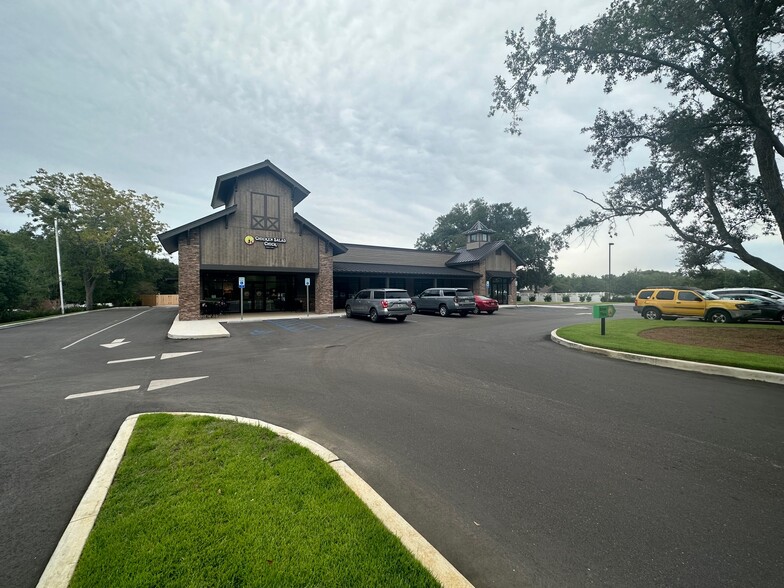 Primary Photo Of 19690 Greeno Rd, Fairhope General Retail For Lease