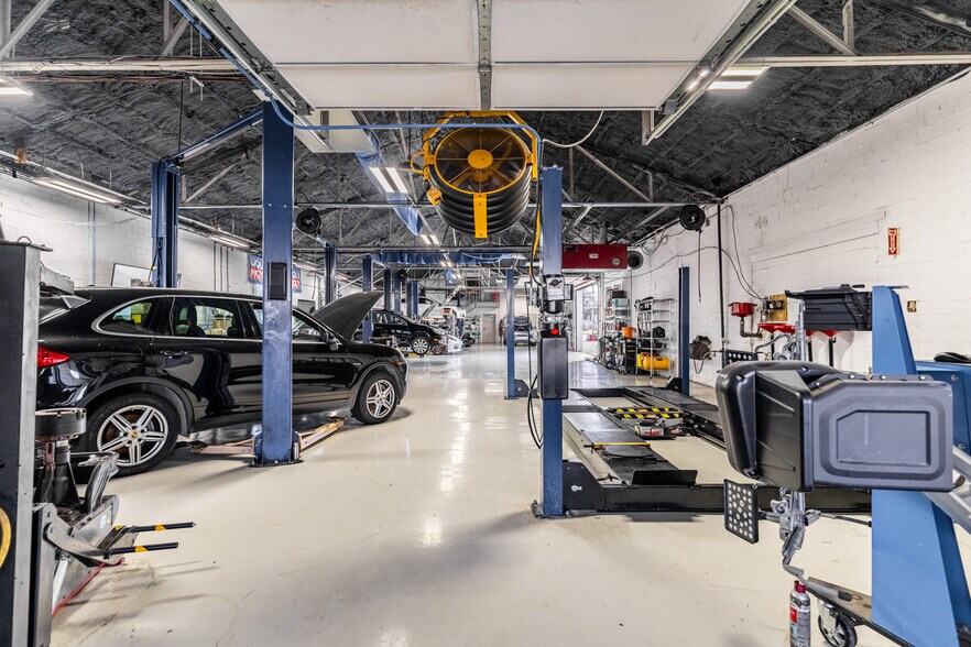 More Photos Of 425 Gum St, North Little Rock Auto Repair For Sale