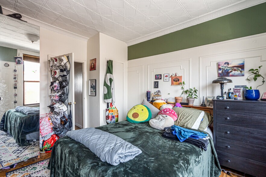 More Photos Of 656 Henry St, Brooklyn Apartments For Sale