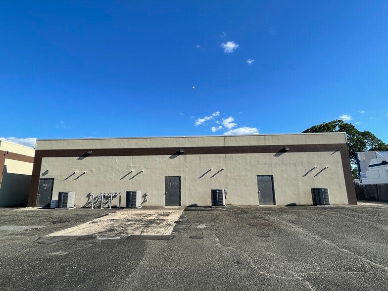 More Photos Of 1787-1797 Middle Country Rd, Centereach Storefront For Lease