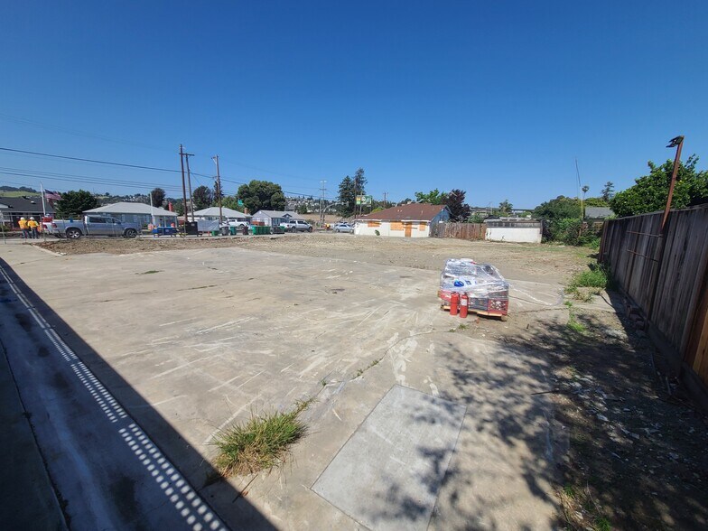 More Photos Of 867 E Lewelling Blvd, Ashland Land For Sale
