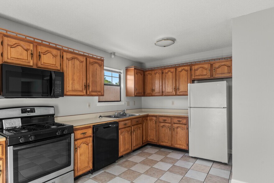 More Photos Of 162 Condor Ct, Clarksville Apartments For Sale